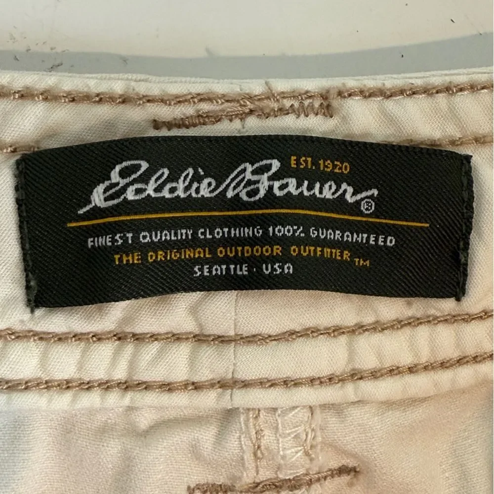 Eddie Bauer 11” Cargo Shorts Putty 4